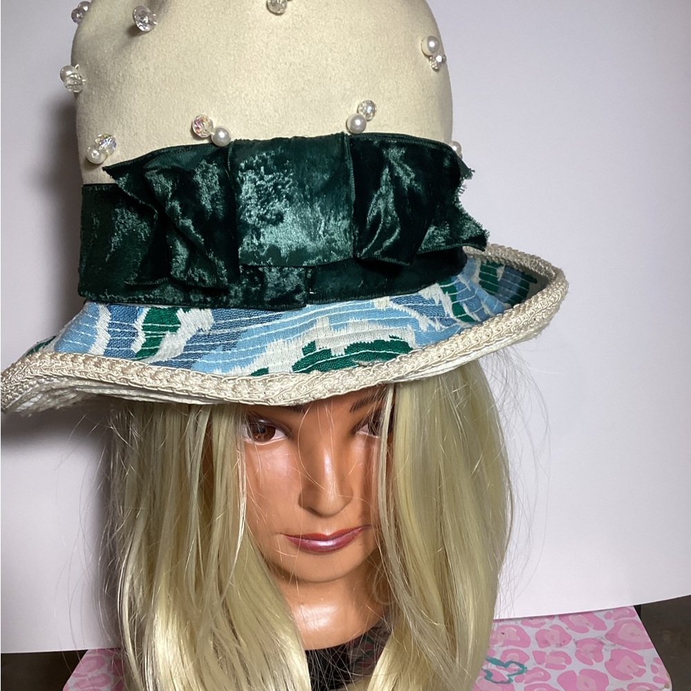 Vintage tall wool pearl bow hat
